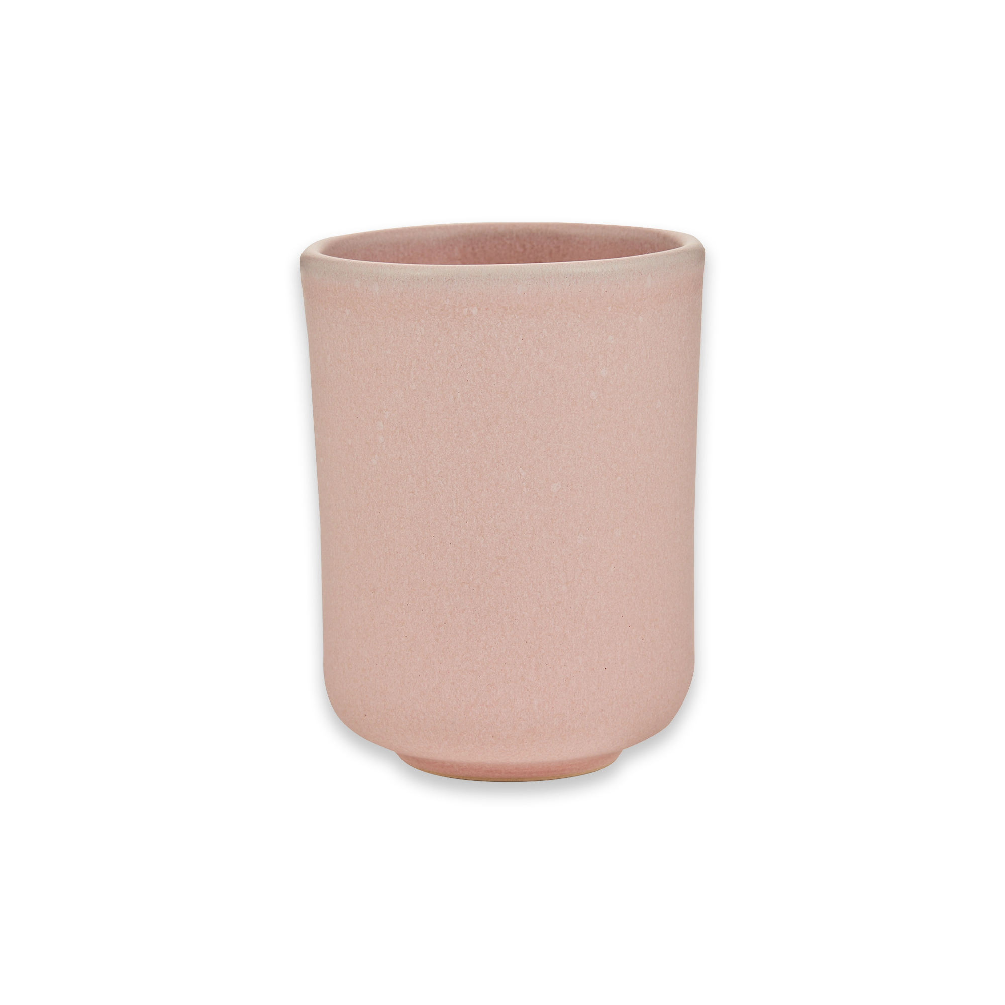 Rosa Keramikbecher mit matter Oberfläche vor schwarzem Hintergrund, minimalistisches Design